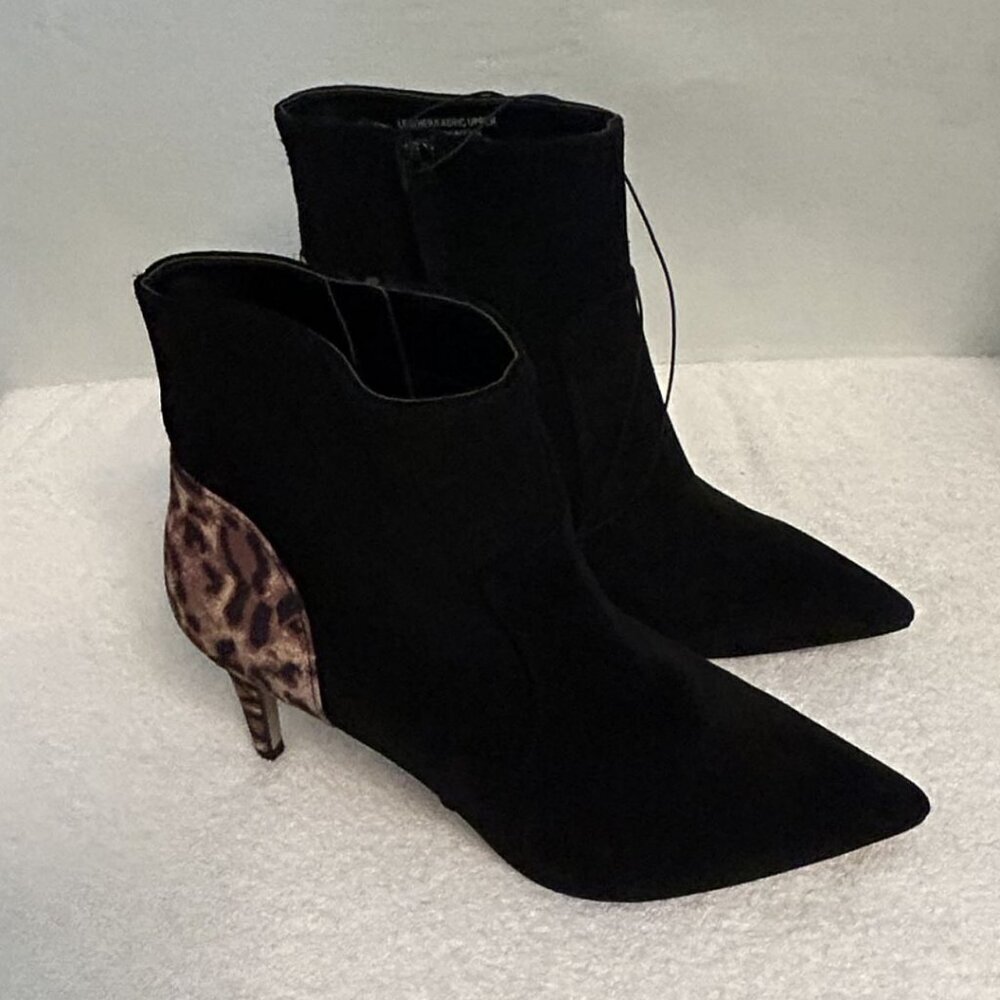 NWOB Violet & Red Quintin Black and Leopard Print Suede Heeled Booties 8.5